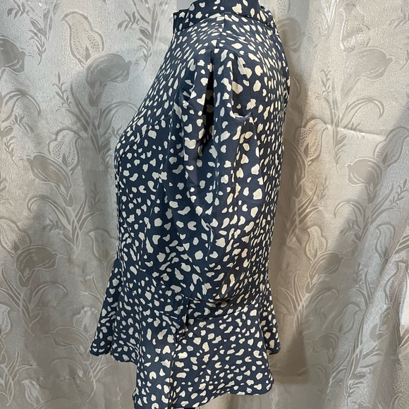 Feel In Blue & Creme Printed Top With Ruffled Hem - Picture 2 of 7